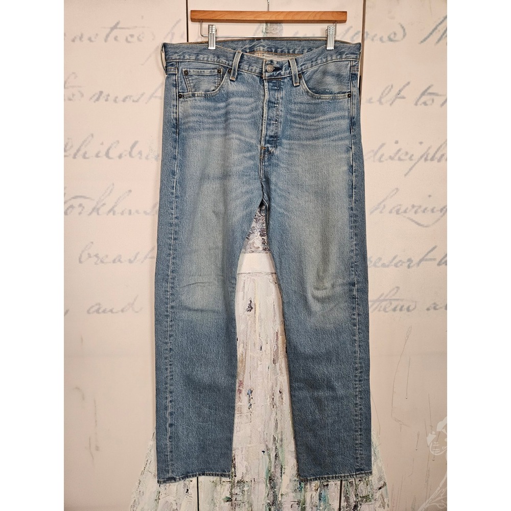 Levi's 501 Original Jeans 33x34 Light Wash Blue Straight Leg Denim Classic Mens